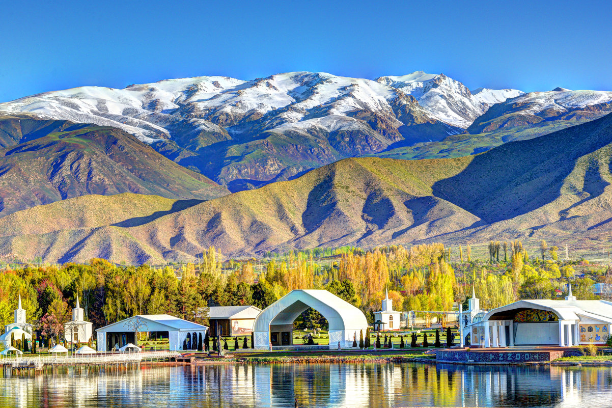 Kyrgyzstan’s Best Lakes Tour