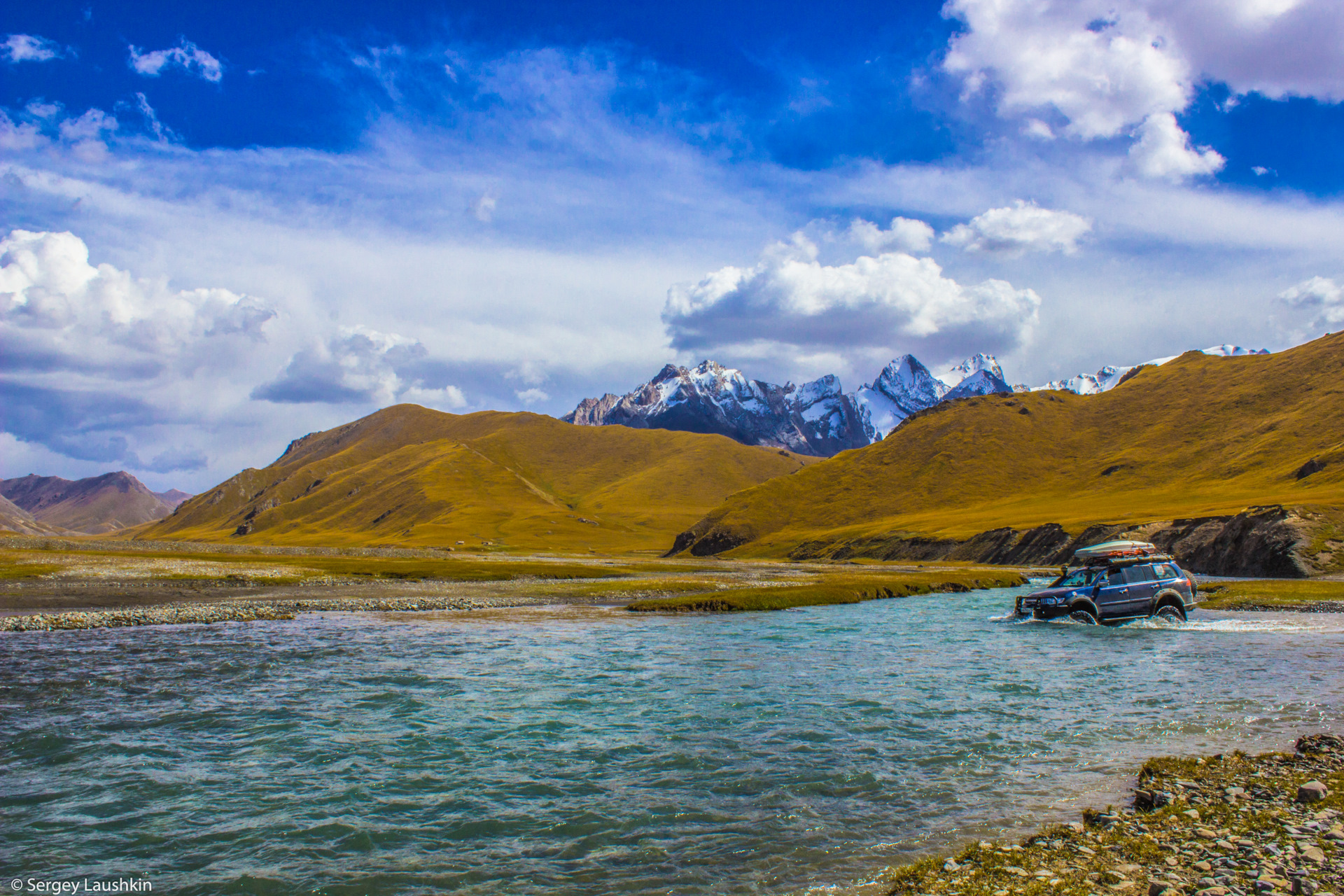Kyrgyzstan’s Best Lakes Tour